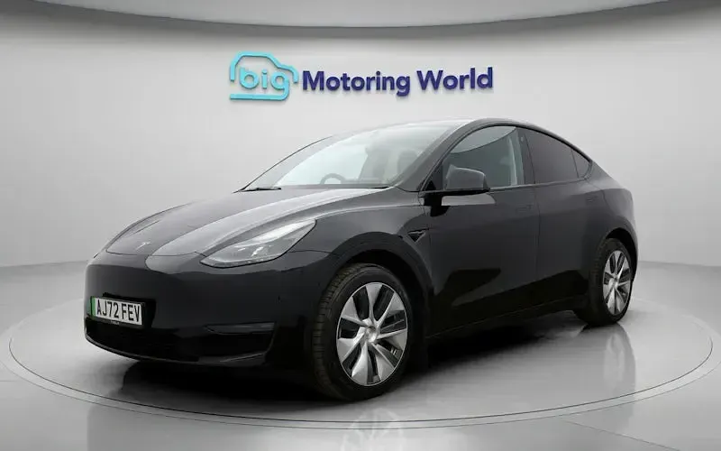 Used Tesla Model Y Long Range AWD 286 kW (389 HP) 2025 SUV