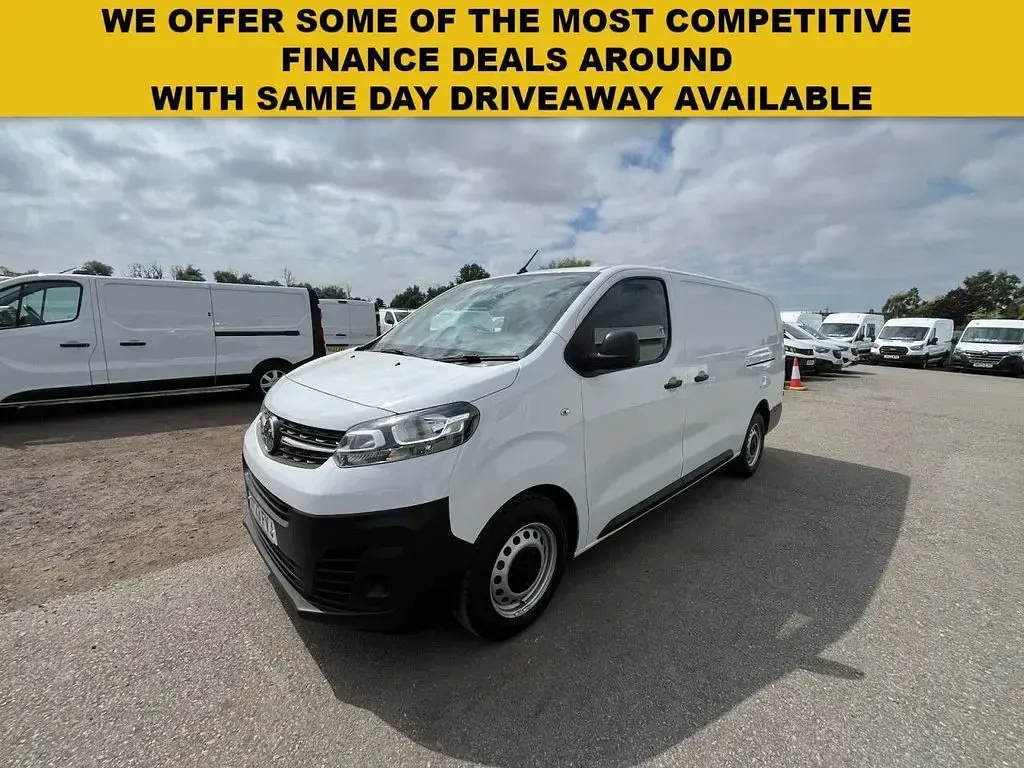 Used Vauxhall Vivaro S 100 HP (73 kW) 2023 White MPV