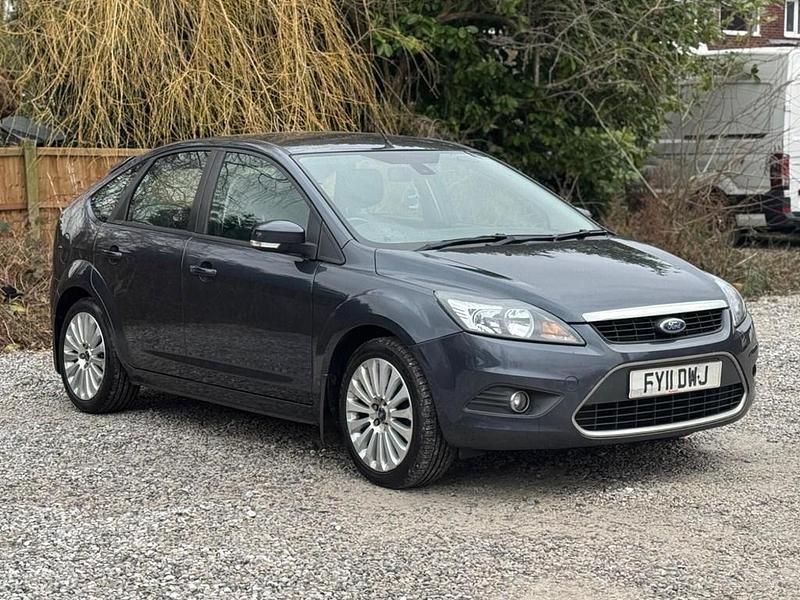 Used Ford Focus Titanium 99 HP (72 kW) 2011 Grey Hatchback