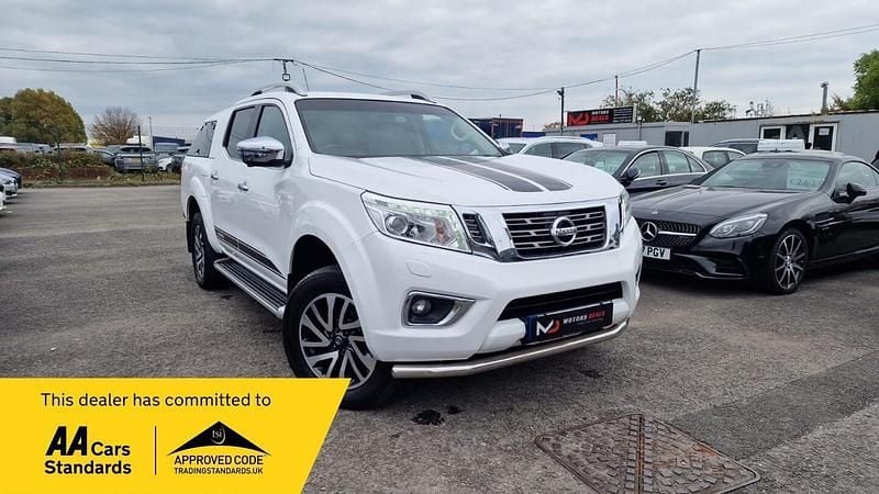 White Used 2016 Nissan Navara Tekna Pickup | £14,495 (A bit pricey) - Image 1/4