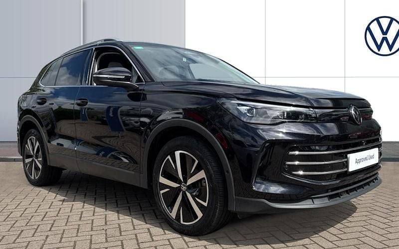 Used 2025 VW Tiguan Elegance SUV | £31,331 (A bit pricey) - Image 1/4