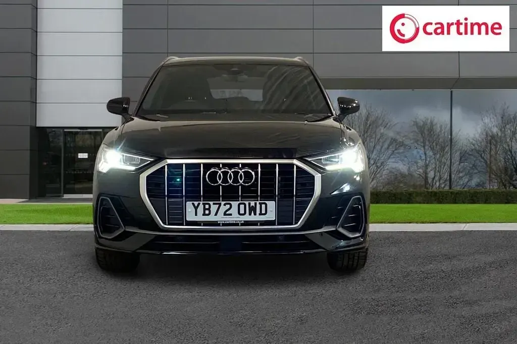 Second-hand Audi Q3 S-Line 150 CP (110 kW) 2023 Negru SUV