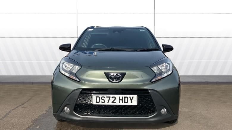 Used Toyota Aygo X 72 HP (52 kW) 2023 Green SUV
