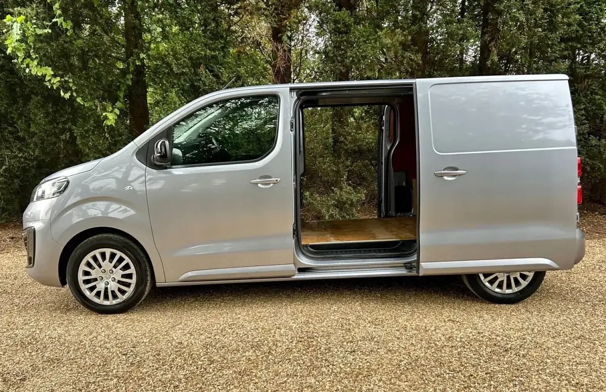 Used Vauxhall Vivaro 120 HP (88 kW) 2023 Grey MPV
