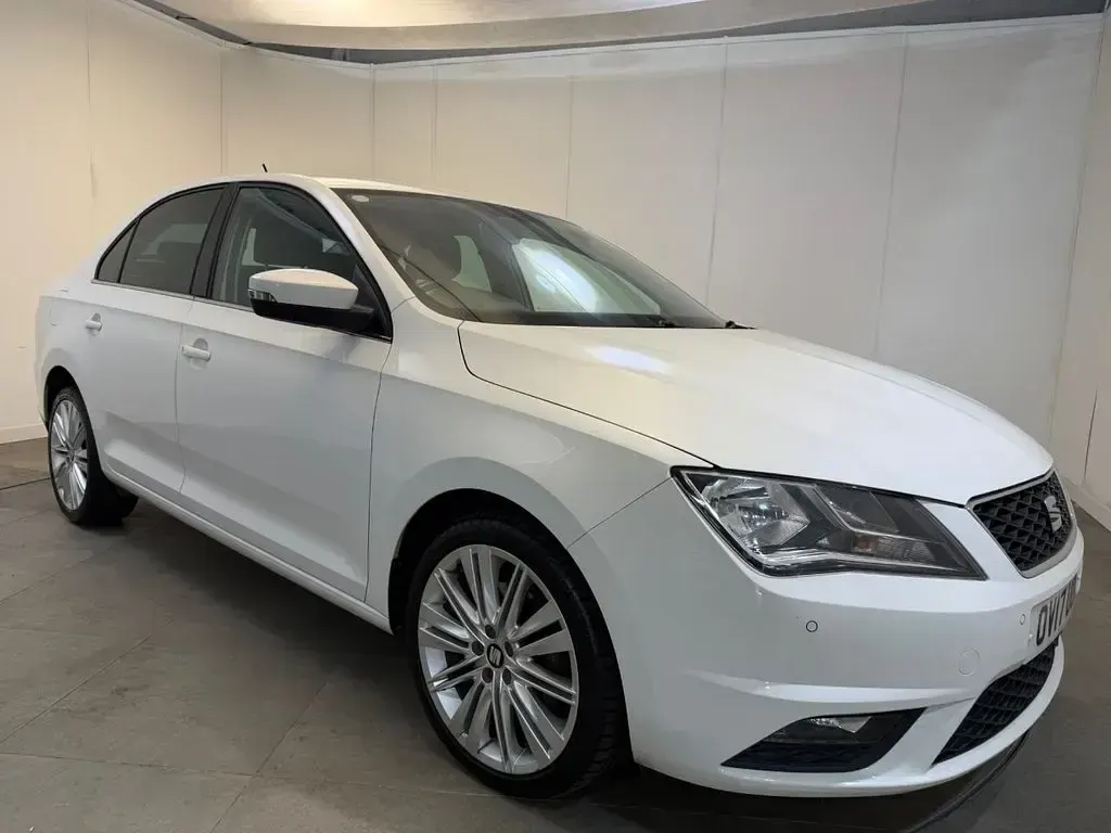 Used Seat Toledo Style 110 HP (80 kW) 2017 White Hatchback