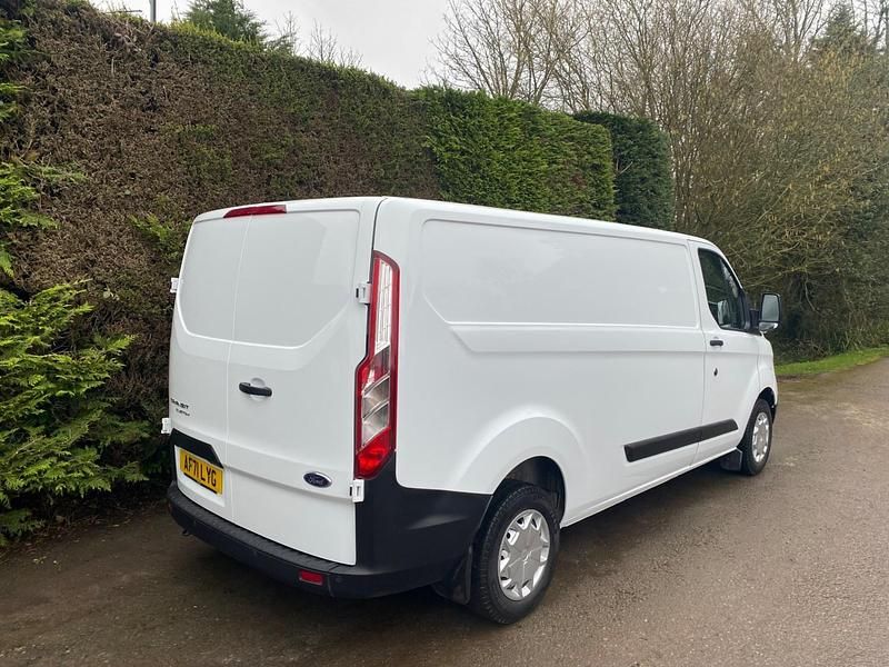 Used Ford Transit Custom 105 HP (77 kW) 2021 White Van