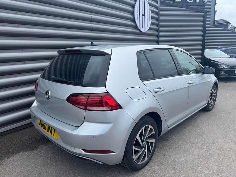 Używany VW Golf VII Match 115 KM (84 kW) 2019 Srebrny Hatchback