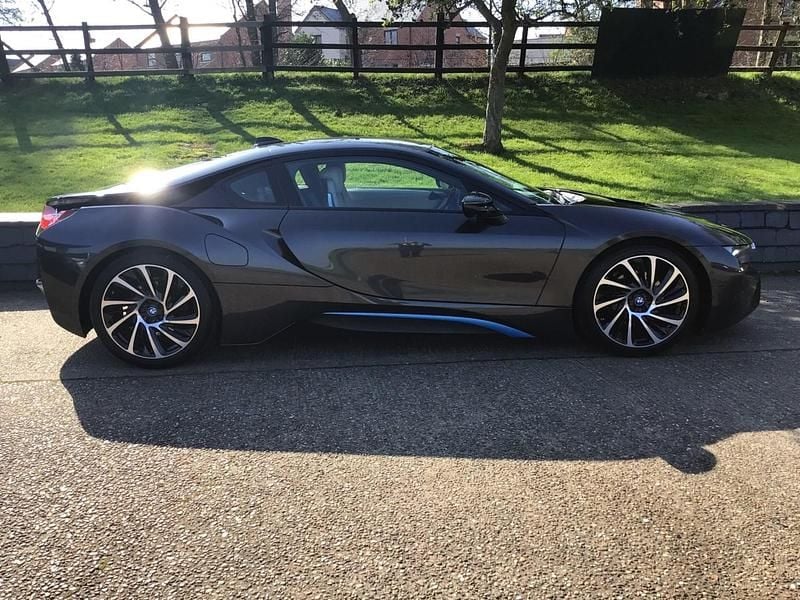Used BMW i8 362 HP (266 kW) 2015 Grey Coupe