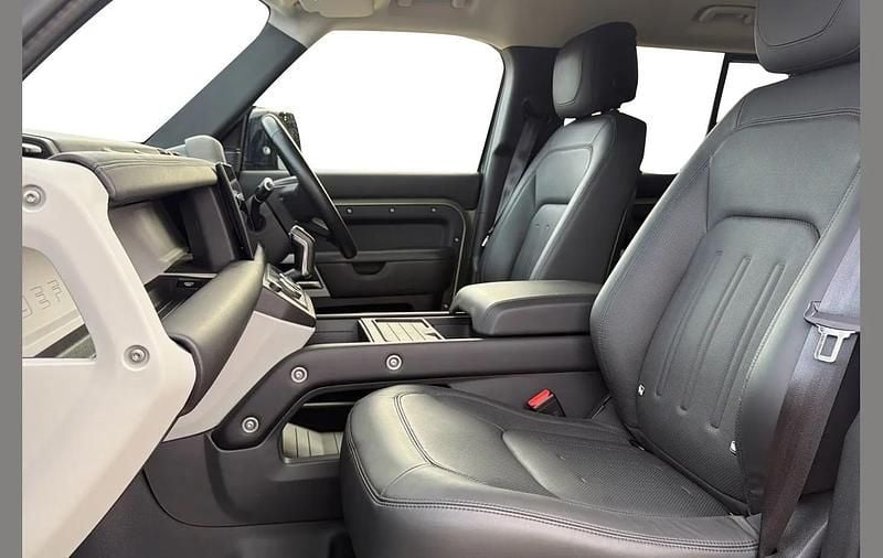 Używany Land Rover Defender HSE 245 KM (180 kW) 2022 Zielony SUV