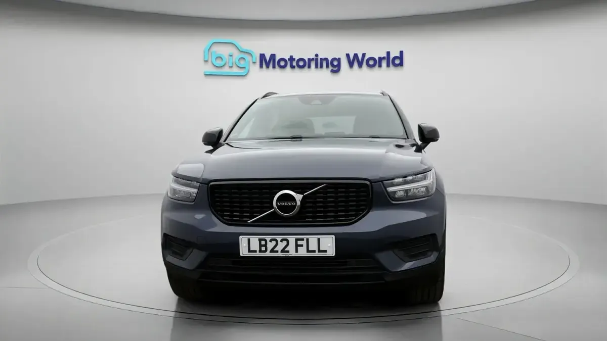 Used Volvo XC40 R-Design 163 HP (119 kW) 2021 Blue SUV