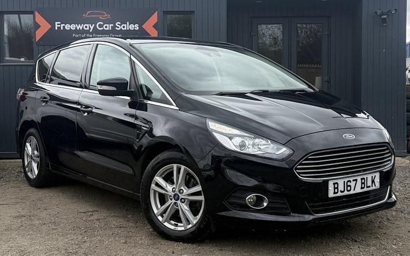 Used Ford S-MAX Titanium 180 HP (132 kW) 2017 Black MPV