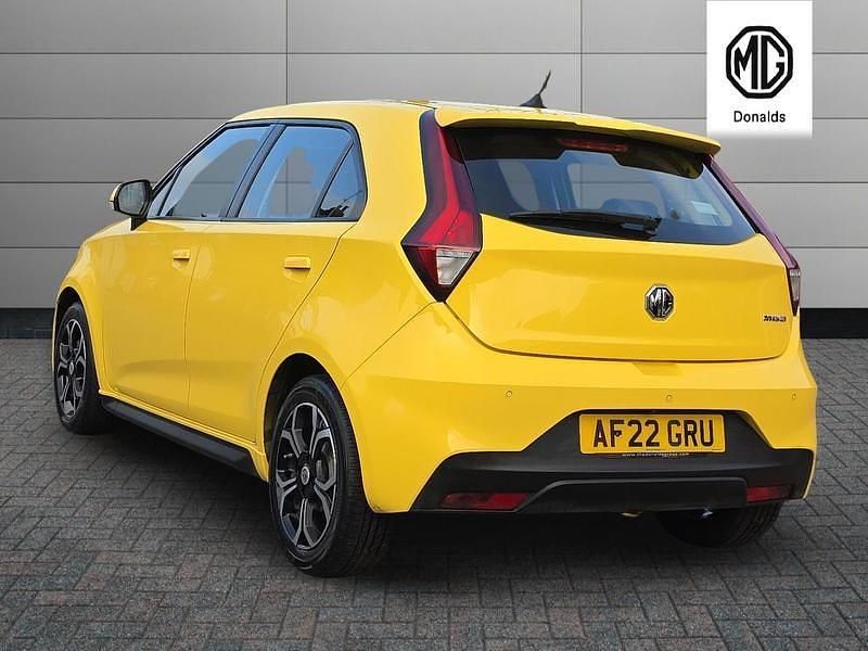 Used MG MG3 Exclusive 106 HP (77 kW) 2022 Yellow Hatchback