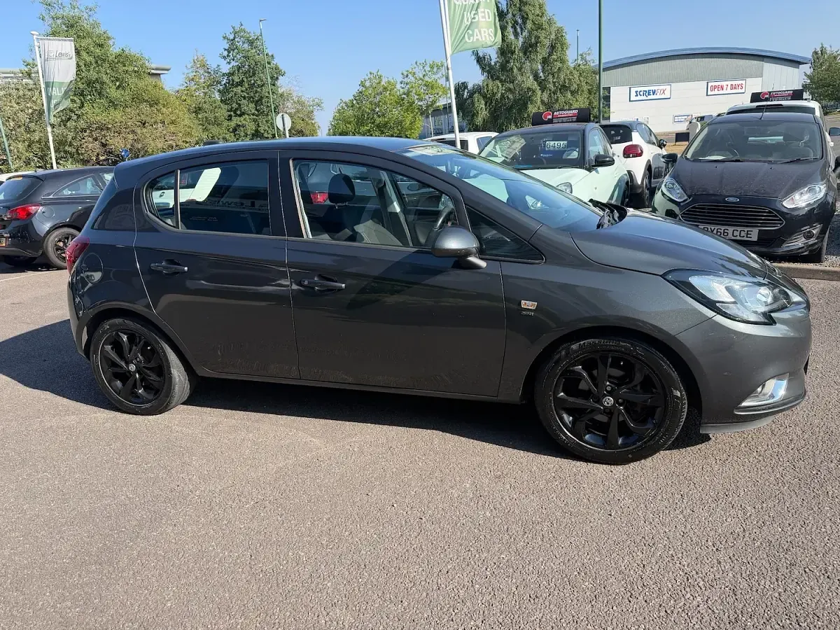 Used Vauxhall Corsa SRi 75 HP (55 kW) 2017 Grey Hatchback