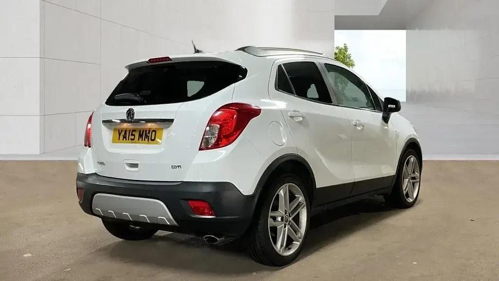Used Vauxhall Mokka Edition 136 HP (100 kW) 2015 White SUV
