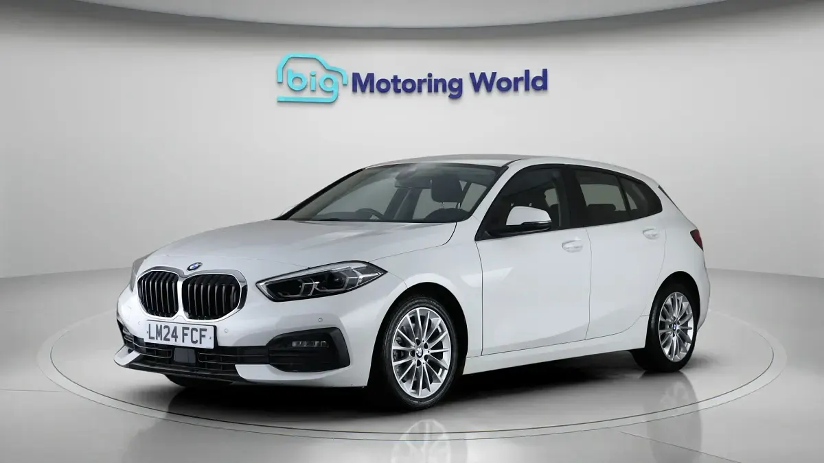 Used BMW 118 136 HP (100 kW) 2024 White Hatchback