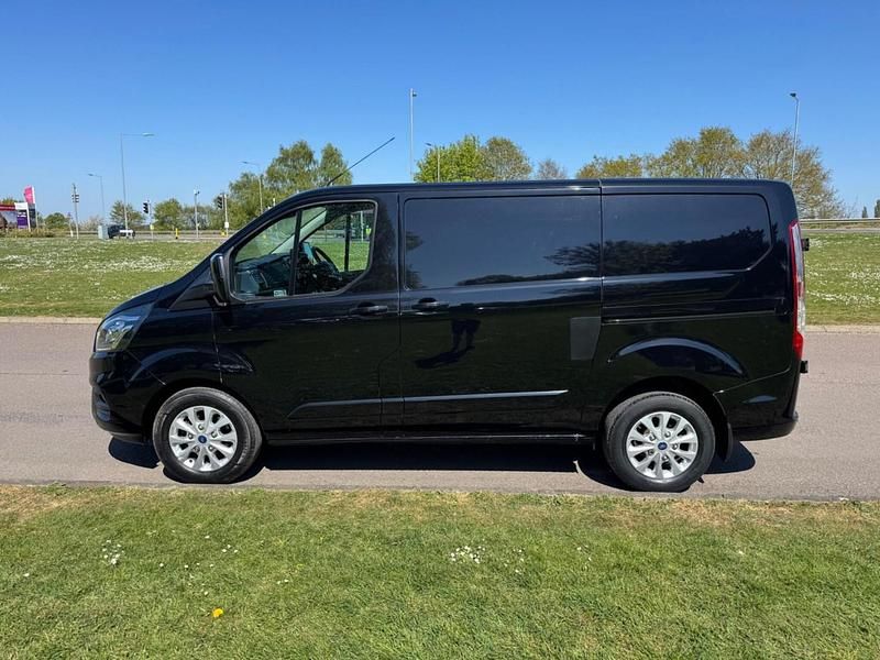 Used Ford Transit Custom Limited 185 HP (136 kW) 2021 Black Van
