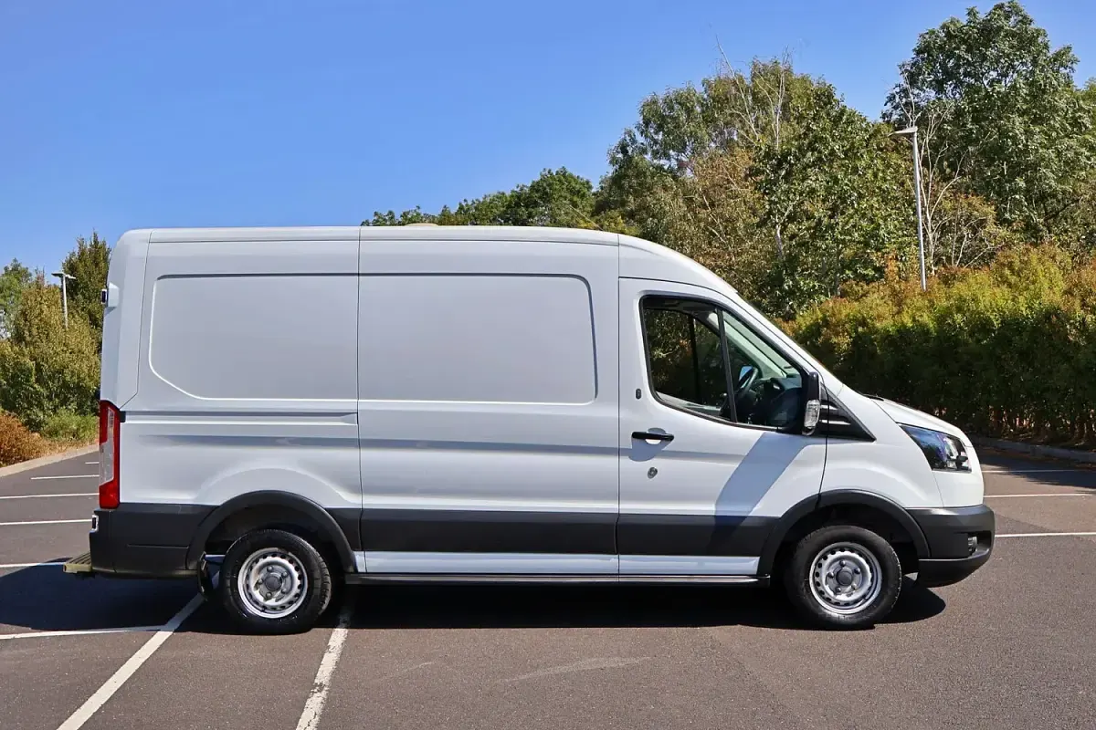 Used Ford Transit 130 HP (95 kW) 2018 White Van