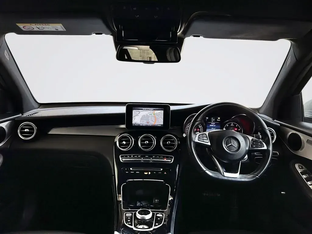 Second-hand Mercedes GLC220 AMG line 170 CP (125 kW) 2018 Argintiu SUV