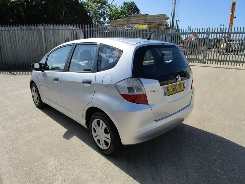 Used Honda Jazz S 90 HP (66 kW) 2011 Silver Hatchback