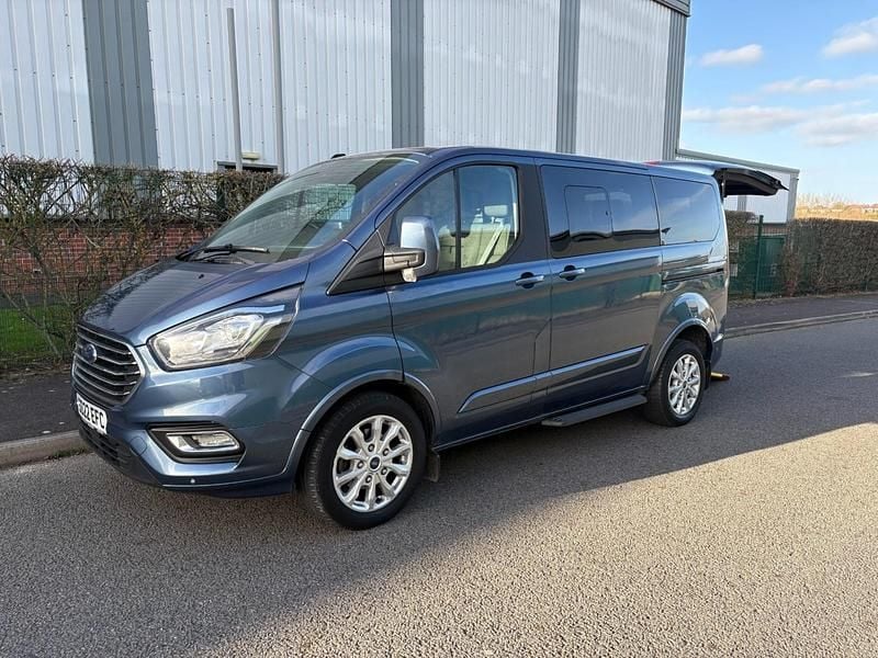 Used Ford Tourneo Titanium 130 HP (95 kW) 2022 Blue MPV