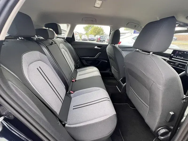 Used Seat Leon SE 113 HP (83 kW) 2022 Blue Estate