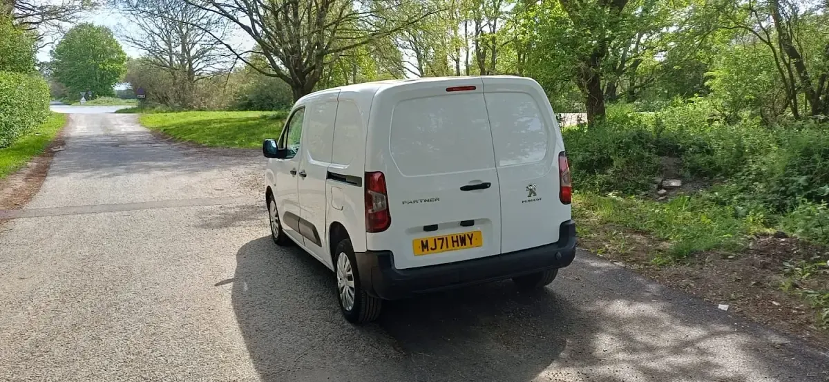Used Peugeot Partner Premium 131 HP (96 kW) 2021 White MPV