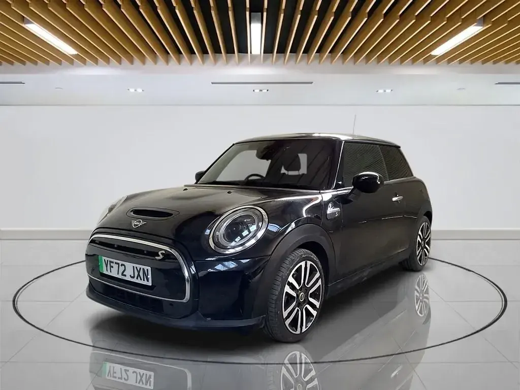 Usado Mini Cooper SE Hatch 135 kW (184 CV) 2022 Negro Utilitario