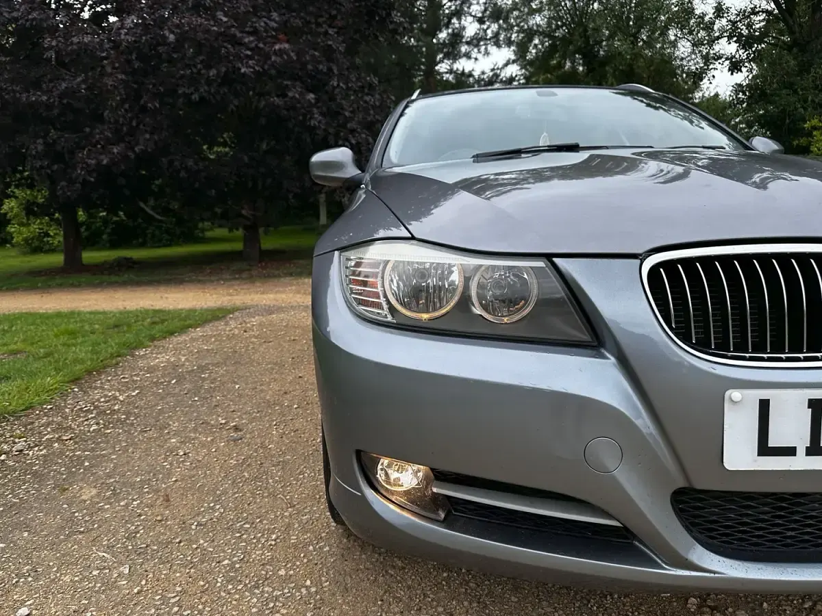 Used BMW 320 Exclusive 2010 Grey Estate