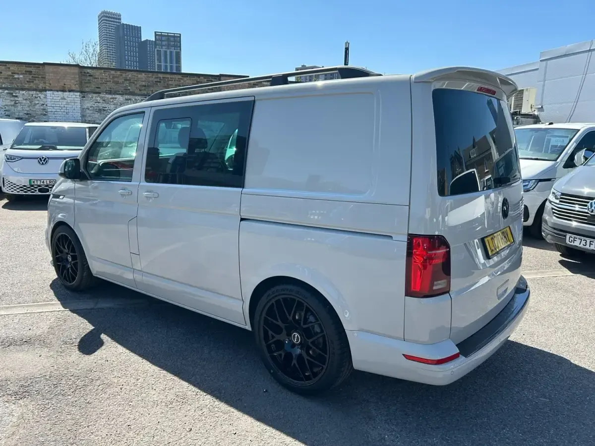 Używany VW Transporter Highline 2021 Szary Van
