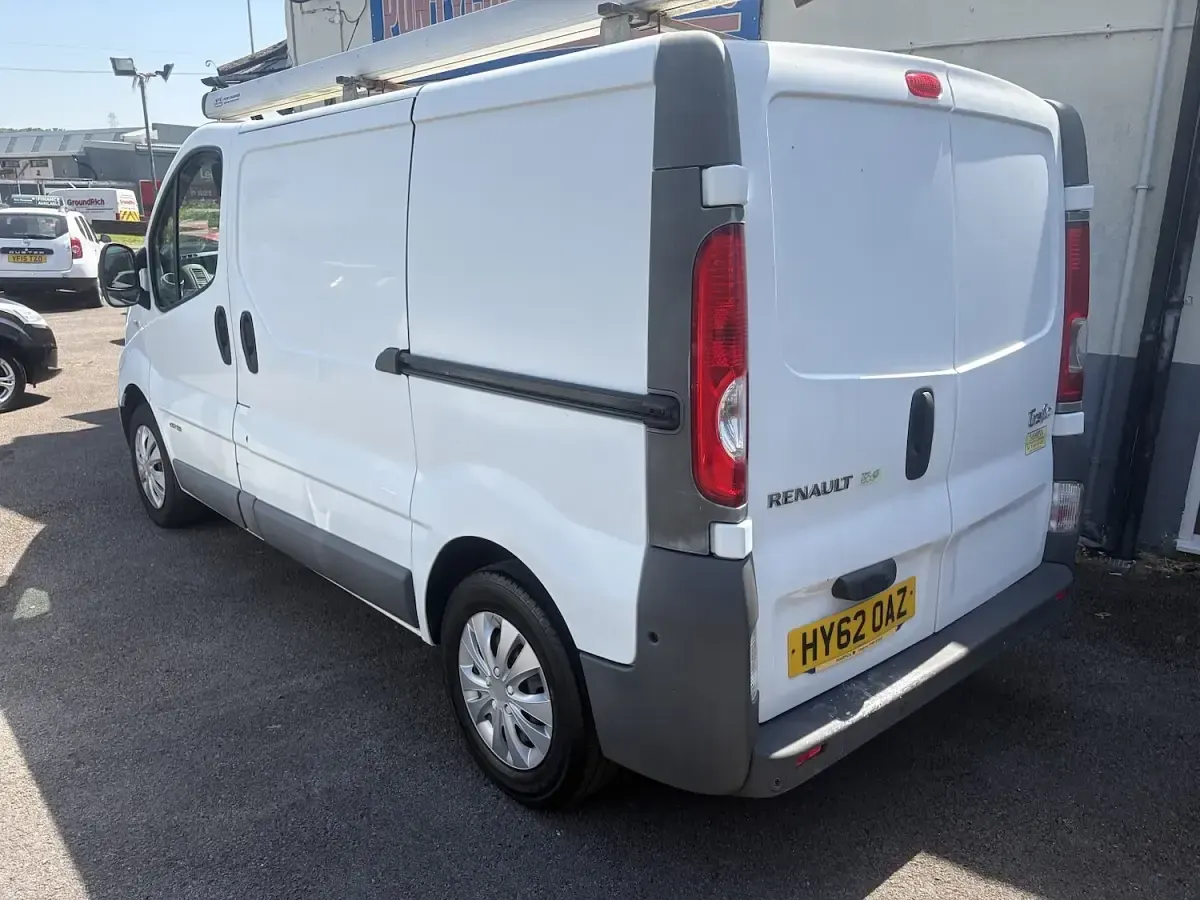 Used Renault Trafic 115 HP (84 kW) 2012 White MPV