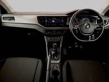 Used VW Polo SE 65 HP (47 kW) 2018 Red Hatchback