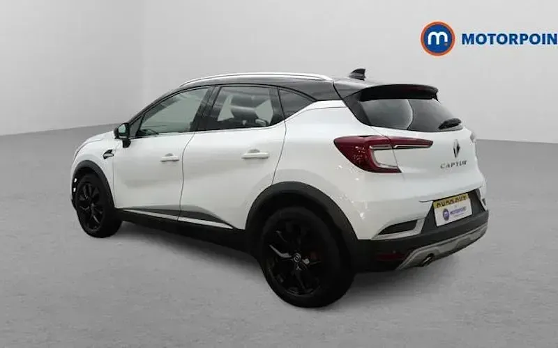 Used Renault Captur Version S 131 HP (96 kW) 2020 White/black SUV