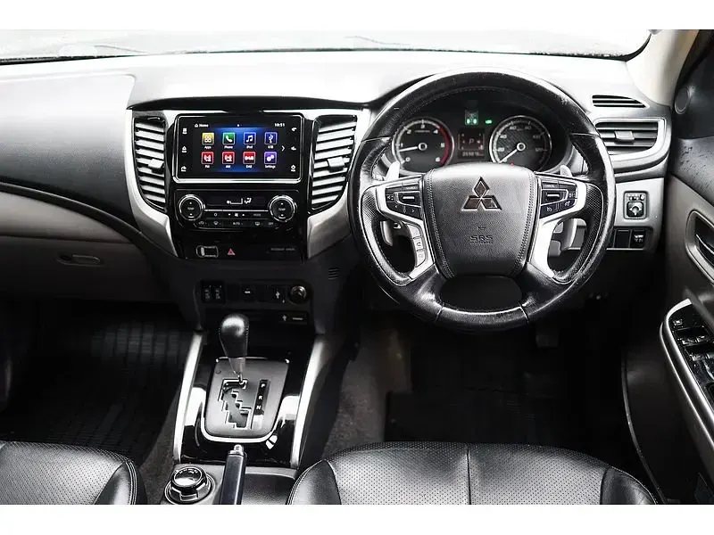 Used Mitsubishi L200 181 HP (133 kW) 2019 Black Pickup