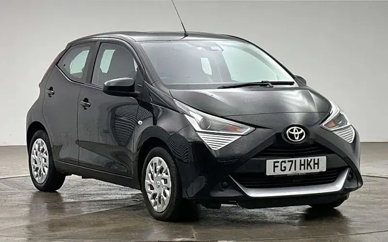 Used Toyota Aygo X-play 72 HP (52 kW) 2021 Hatchback