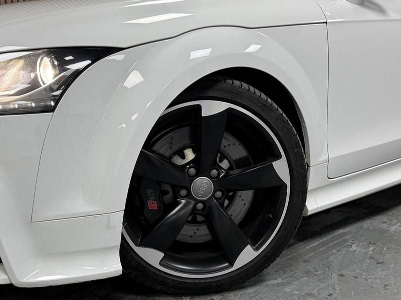 Begagnad Audi TT RS Design 2013 Vit Sportkupé