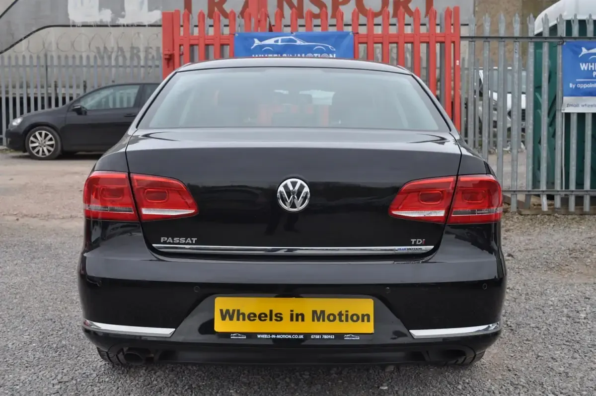 Used VW Passat Executive 105 HP (77 kW) 2014 Black Sedan
