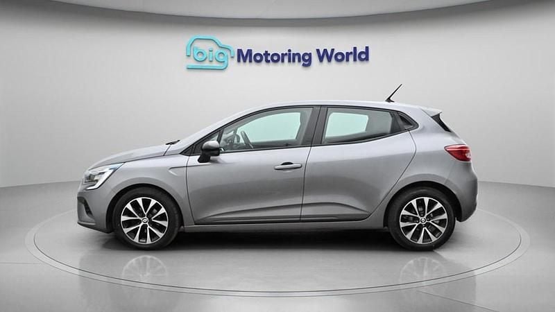 Used Renault Clio V Evolution 90 HP (66 kW) 2023 Grey Hatchback