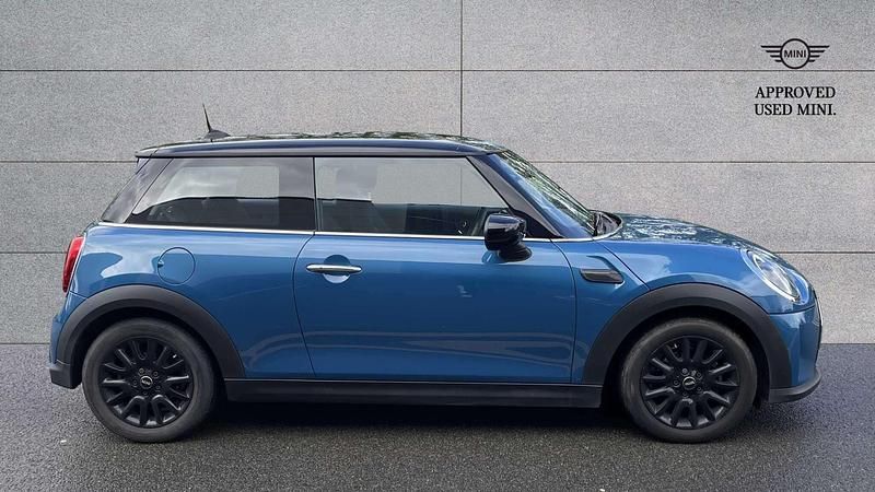 Used Mini Cooper Classic 134 HP (98 kW) 2023 Blue Hatchback