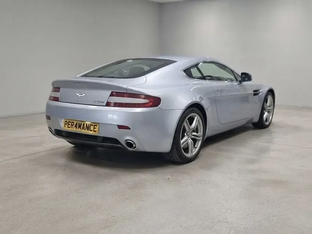 Used Aston Martin Vantage 420 HP (308 kW) 2009 Silver Coupe