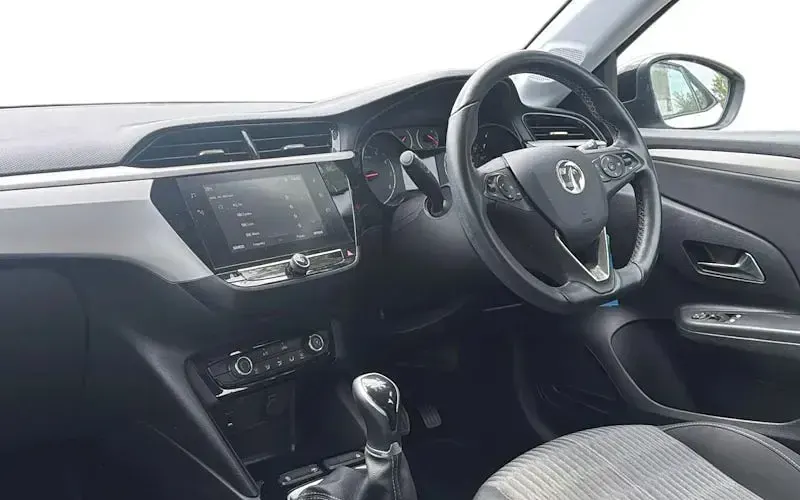 Used Vauxhall Corsa 75 HP (55 kW) 2020 White Hatchback
