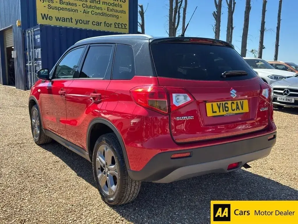 Gebraucht Suzuki Vitara SZ-T 120 PS (88 kW) 2016 Rot SUV