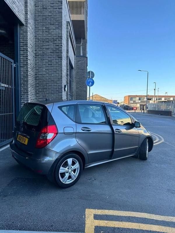 Used Mercedes A160 Avantgarde 95 HP (69 kW) 2011 Grey Hatchback