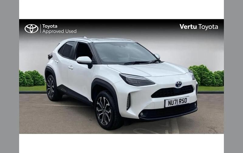 White Used 2021 Toyota Yaris Cross Design SUV | £18,663 (Fair price) - Image 1/4