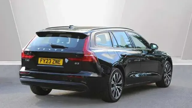 Used Volvo V60 Core 163 HP (119 kW) 2023 Estate