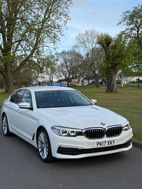 Gebraucht BMW 520 Comfort Edition 2017 Weiß Limousine
