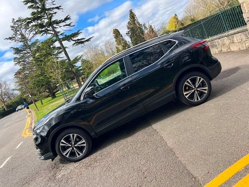 Used Nissan Qashqai N-Connecta 115 HP (84 kW) 2017 Black SUV