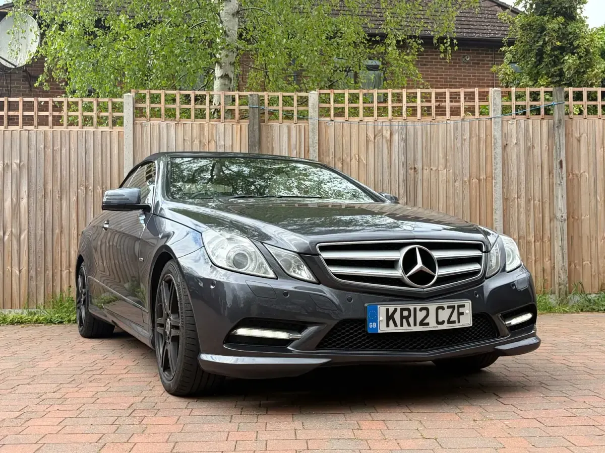 Usado Mercedes E250 2012 Cinzento Cabrios