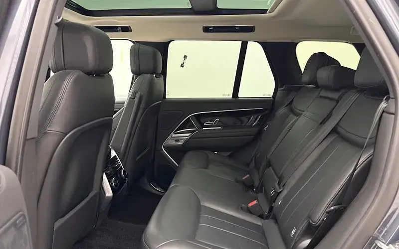 Used Land Rover Range Rover HSE 460 HP (338 kW) 2026 SUV