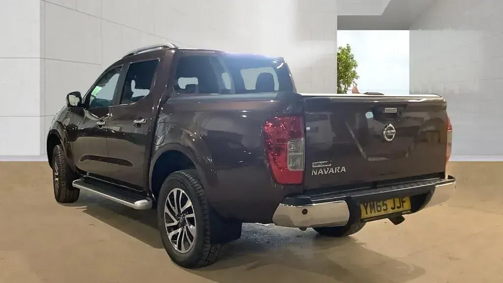 Used Nissan Navara Tekna 190 HP (139 kW) 2016 Bronze Pickup