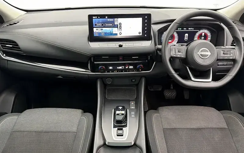 Used Nissan Qashqai N-Connecta 190 HP (139 kW) 2023 Grey SUV